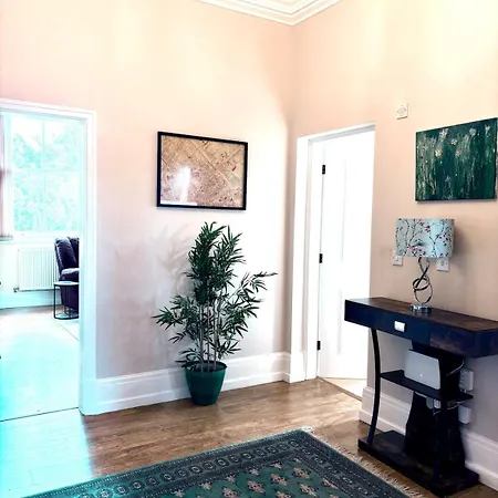 Luxury And Racecourse With Parking *